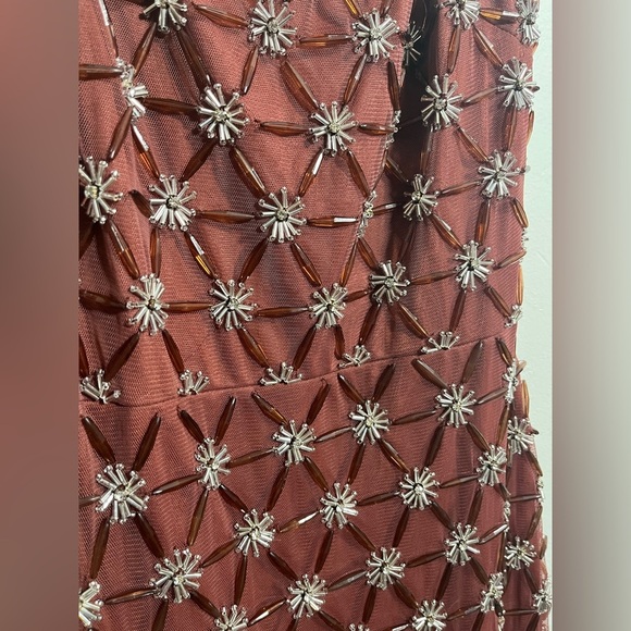MAC DUGGAL
BEADED MESH MINI DRESS - Picture 9 of 12